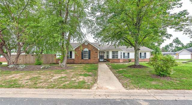 Photo of 411 Ford St, Centerton, AR 72719