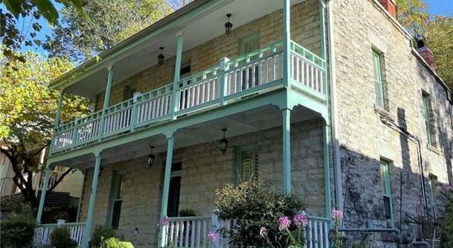 Photo of 28 Armstrong St, Eureka Springs, AR 72632