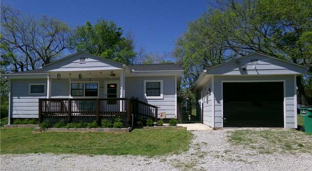 Photo of 816 N Wickersham St, Yellville, AR 72687