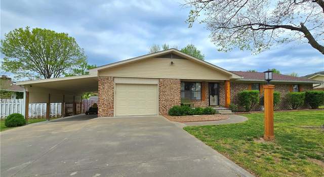 Photo of 1004 E Freeman Ave, Berryville, AR 72616