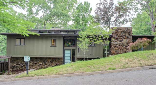 Photo of 1588 N Tanglebriar Ln, Fayetteville, AR 72701