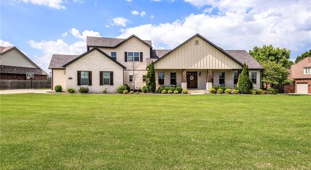 Photo of 2492 Riverfront Ln, Fayetteville, AR 72703