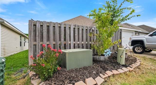Photo of 4469 W Pecan St, Fayetteville, AR 72704