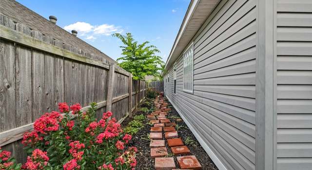 Photo of 4469 W Pecan St, Fayetteville, AR 72704