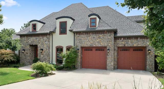 Photo of 1100 NE Thorn Hill Rd, Bentonville, AR 72712