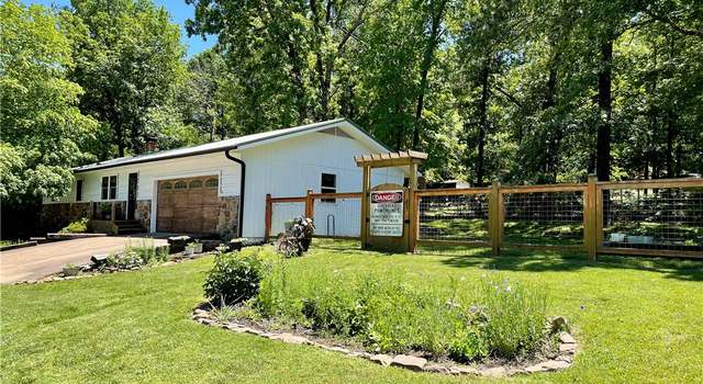 Photo of 900 Dogwood St, Huntsville, AR 72740