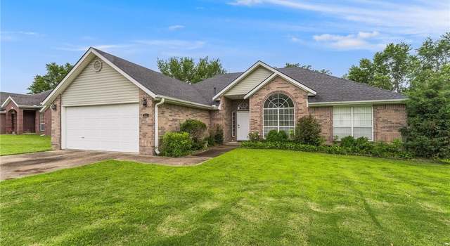 Photo of 3131 Amberwood St, Springdale, AR 72762