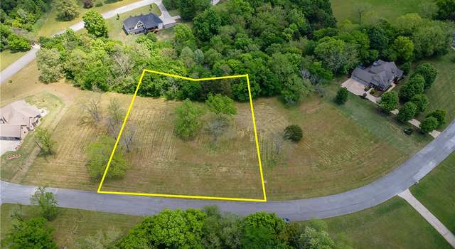 Photo of 586 Winding Spring Dr, Fayetteville, AR 72703
