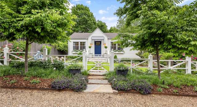 Photo of 878 N Olive Ave, Fayetteville, AR 72701