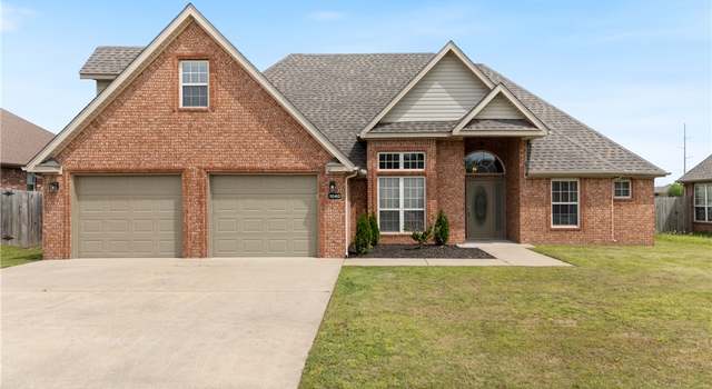 Photo of 1040 Harvest St, Centerton, AR 72719