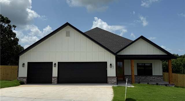 Photo of 157 W Pitts St, Farmington, AR 72730
