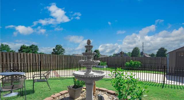 Photo of 2309 N Berkleigh Dr, Fayetteville, AR 72704