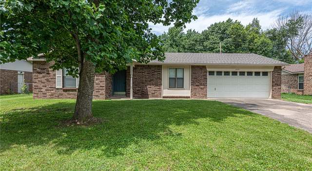Photo of 2881 N Susan Carol Ln, Fayetteville, AR 72703
