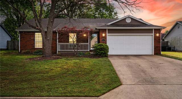 Photo of 1600 N Stable Ave, Fayetteville, AR 72703