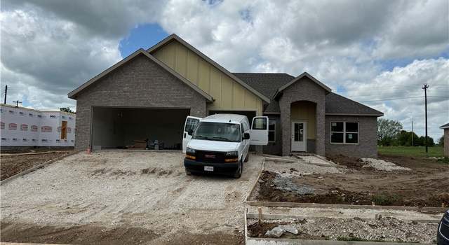 Photo of 52 W Gilpin St, Farmington, AR 72730