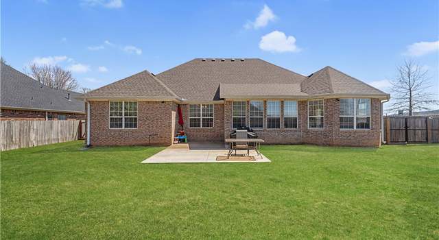 Photo of 311 S Sundown Dr, Farmington, AR 72730