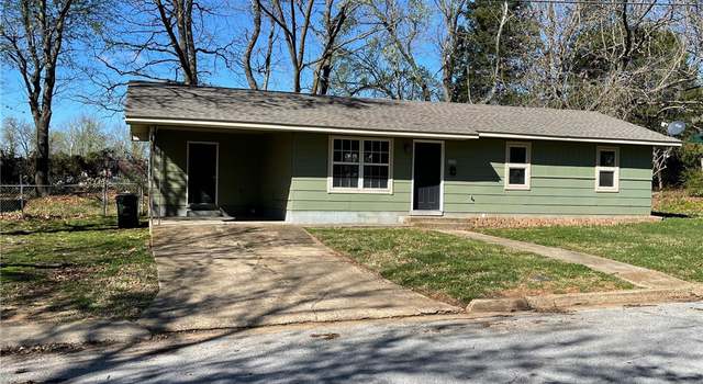 Photo of 202 Cain St, Berryville, AR 72616