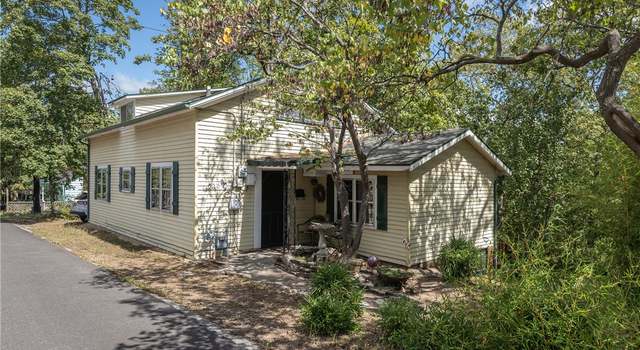 Photo of 15 Linwood Ave, Eureka Springs, AR 72632