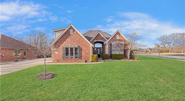 Photo of 115 NE Lake Forest Ln, Bentonville, AR 72712
