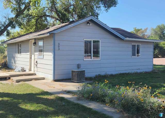 Property at 303 E 2nd St, Dell Rapids, SD 57022, 2 beds, 1 bath
