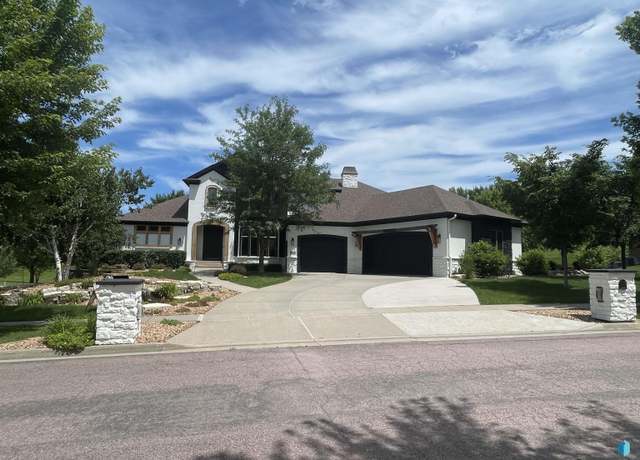 Property at 2508 W Sleigh Creek Cir, Sioux Falls, SD 57108, 6 beds, 4.5 baths