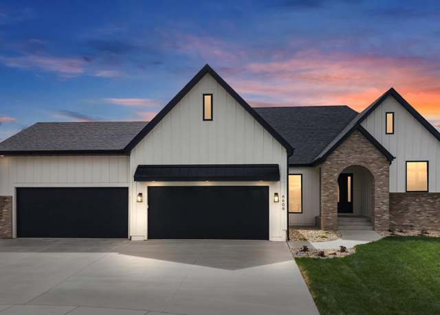 Property at 6609 E Hawker Cir, Sioux Falls, SD 57110, 6 beds, 3 baths