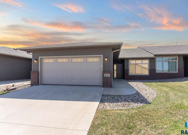 Property at 8203 W Monroe Pl, Sioux Falls, SD 57106-5923, 2 beds, 2 baths