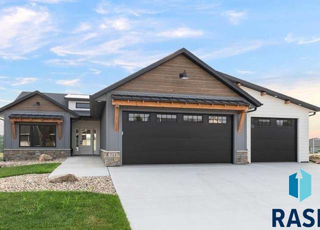 Property at 713 S 4th Cir, Brandon, SD 57005, 5 beds, 3 baths