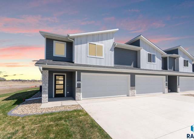 Property at 542 Harper Cir, Harrisburg, SD 57032, 3 beds, 2.5 baths