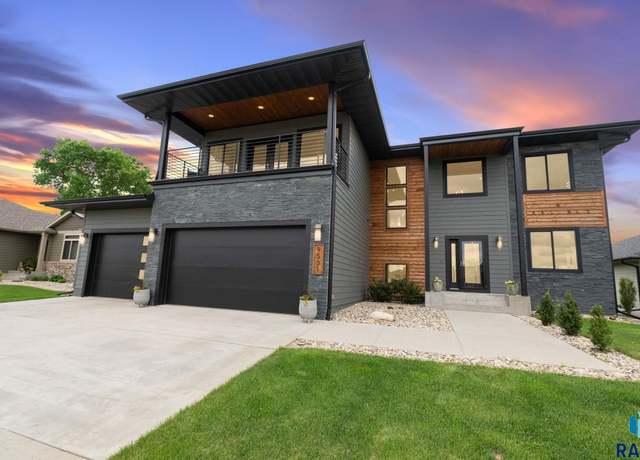 Property at 9501 Kingfisher Dr, Sioux Falls, SD 57107, 4 beds, 2.5 baths