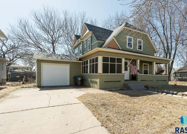 Property at 221 W 23rd St, Sioux Falls, SD 57105, 3 beds, 2 baths