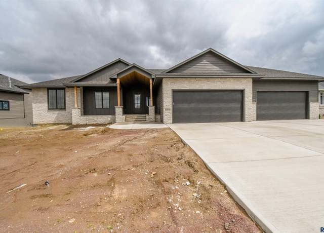 Property at 6504 E Hawker Trl, Sioux Falls, SD 57110, 5 beds, 3.5 baths