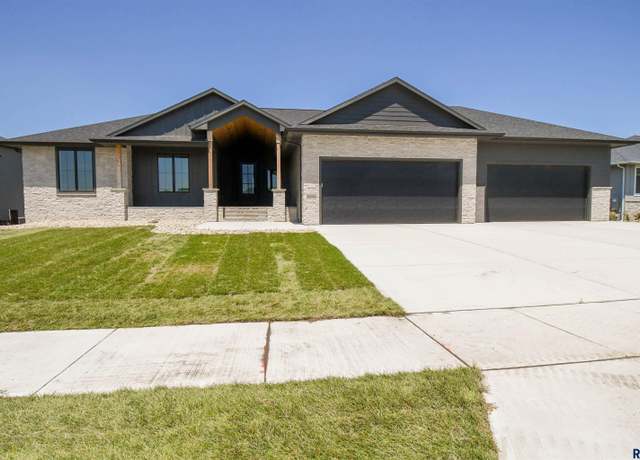 Property at 6504 E Hawker Trl, Sioux Falls, SD 57110, 5 beds, 3.5 baths