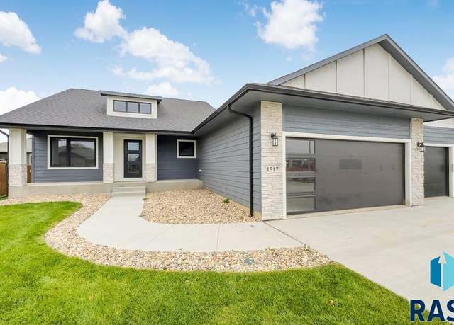 Property at 1517 S Kathryn Ave, Sioux Falls, SD 57106, 5 beds, 3.5 baths