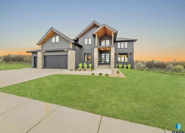 Property at 7332 E Twin Pines Ct, Sioux Falls, SD 57110, 5 beds, 4.5 baths