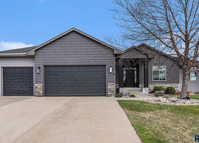 Property at 3004 W 90th St, Sioux Falls, SD 57108, 5 beds, 3 baths