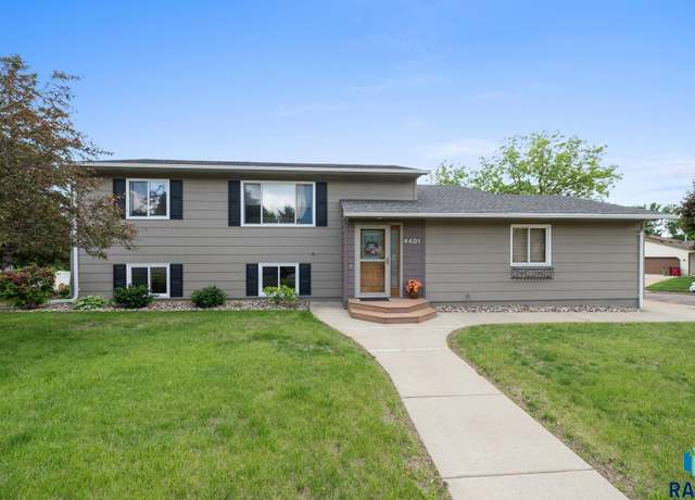 Property at 4401 E 28th St, Sioux Falls, SD 57103-4204, 3 beds, 2 baths