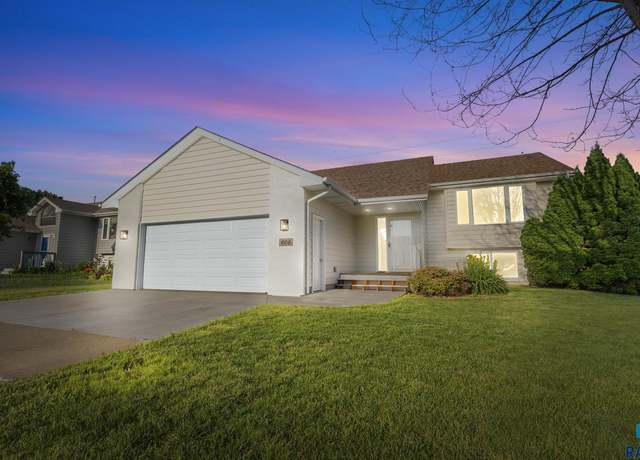 Property at 608 N Dubuque Ave, Sioux Falls, SD 57110, 4 beds, 2 baths