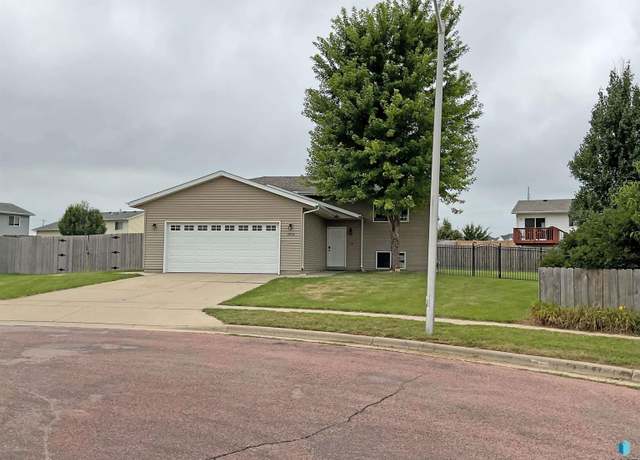Property at 3901 N Briggs Cir, Sioux Falls, SD 57107, 3 beds, 2 baths