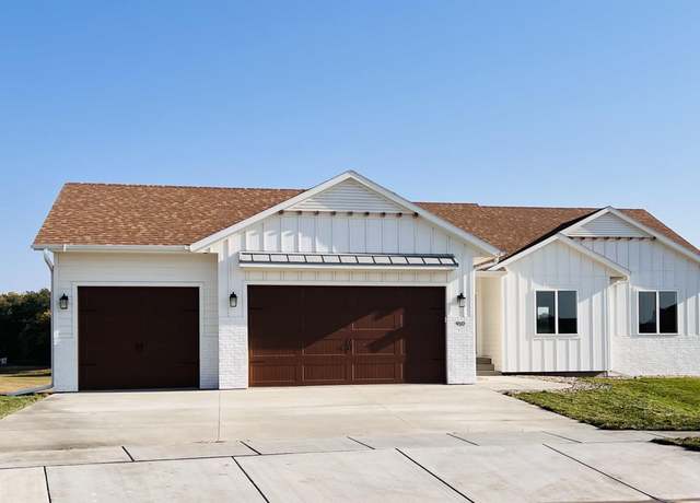 Property at 910 Johnson Creek Ct, Harrisburg, SD 57032, 5 beds, 3 baths