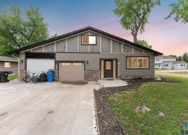 Property at 300 S Blaine St, Lennox, SD 57039, 3 beds, 2 baths