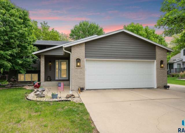 Property at 2316 S Roosevelt Ave, Sioux Falls, SD 57106, 4 beds, 3 baths