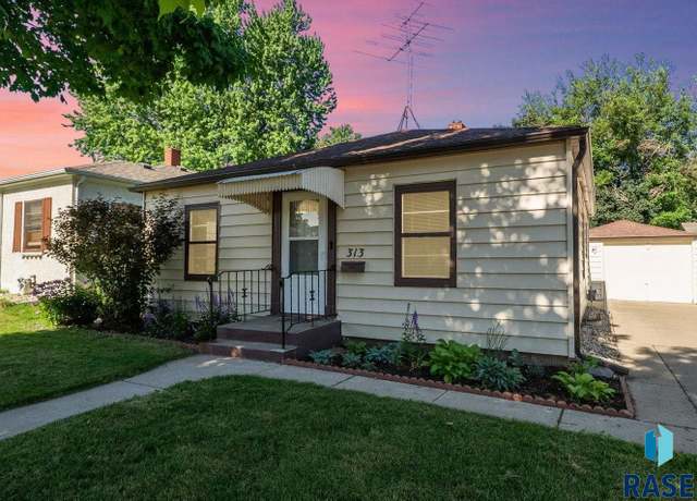 Property at 313 N Lewis Ave, Sioux Falls, SD 57103, 2 beds, 1 bath