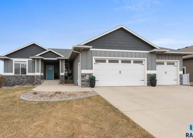 Property at 209 N Red Spruce Ave, Sioux Falls, SD 57110, 6 beds, 3 baths