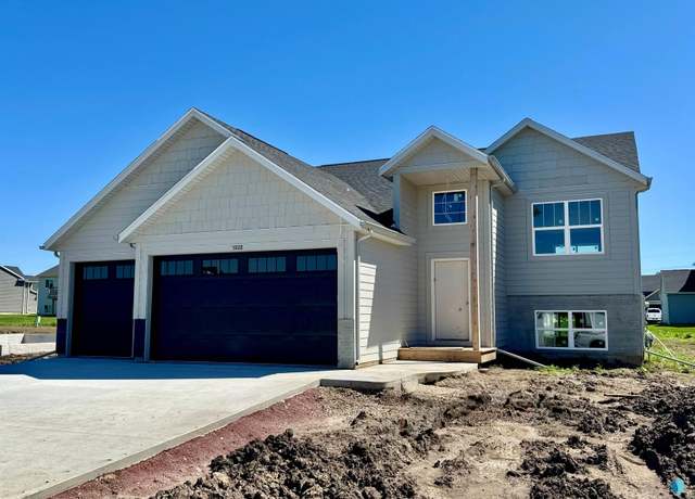 Property at 5928 S Coneflower Ave, Sioux Falls, SD 57108, 5 beds, 3 baths