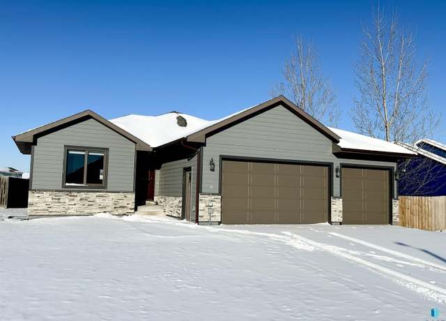 Property at 504 Cedar Dr, Harrisburg, SD 57032, 4 beds, 3 baths