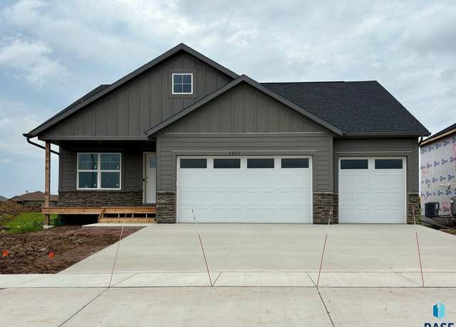 Property at 2805 S Copper Creek Ave, Sioux Falls, SD 57110, 5 beds, 3 baths