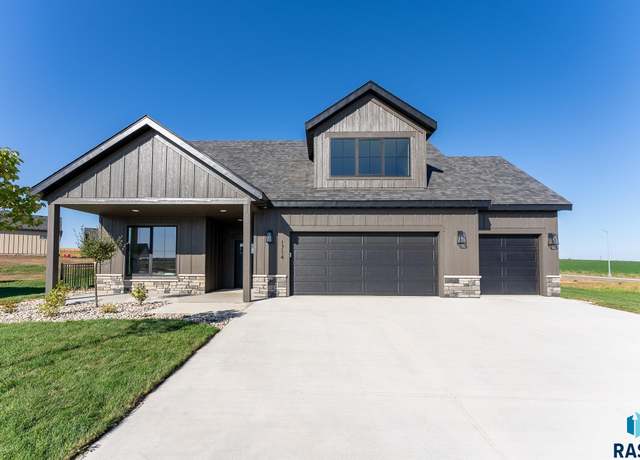Property at 1714 N Medallion Cir, Sioux Falls, SD 57110, 4 beds, 3 baths