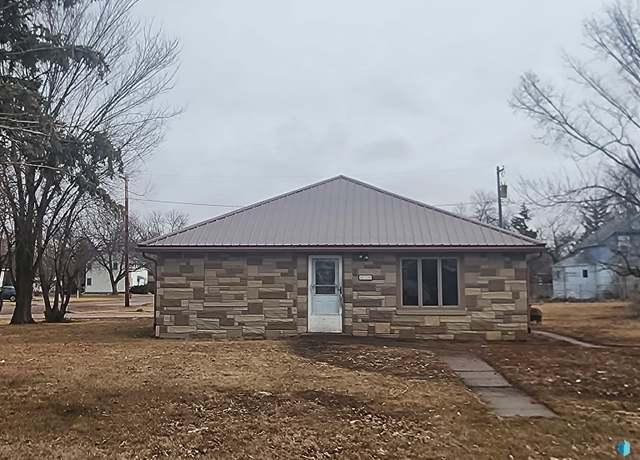 Property at 630 N Idaho St, Salem, SD 57058, 3 beds, 1 bath