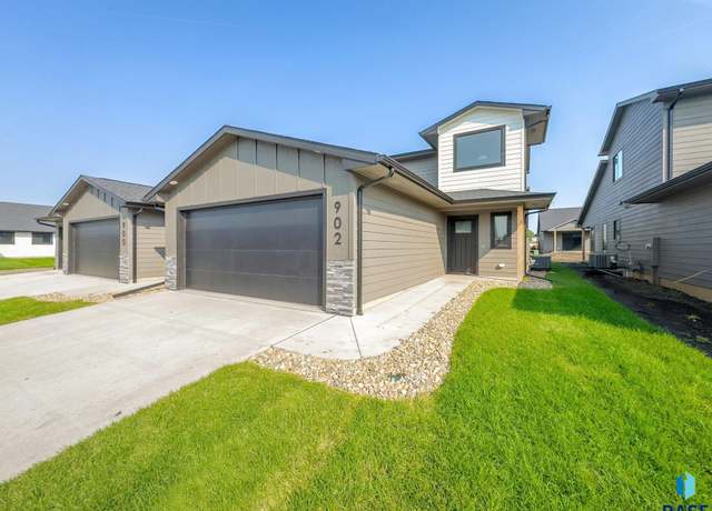 Property at 922 E Wayne Pl, Tea, SD 57064, 3 beds, 2.5 baths